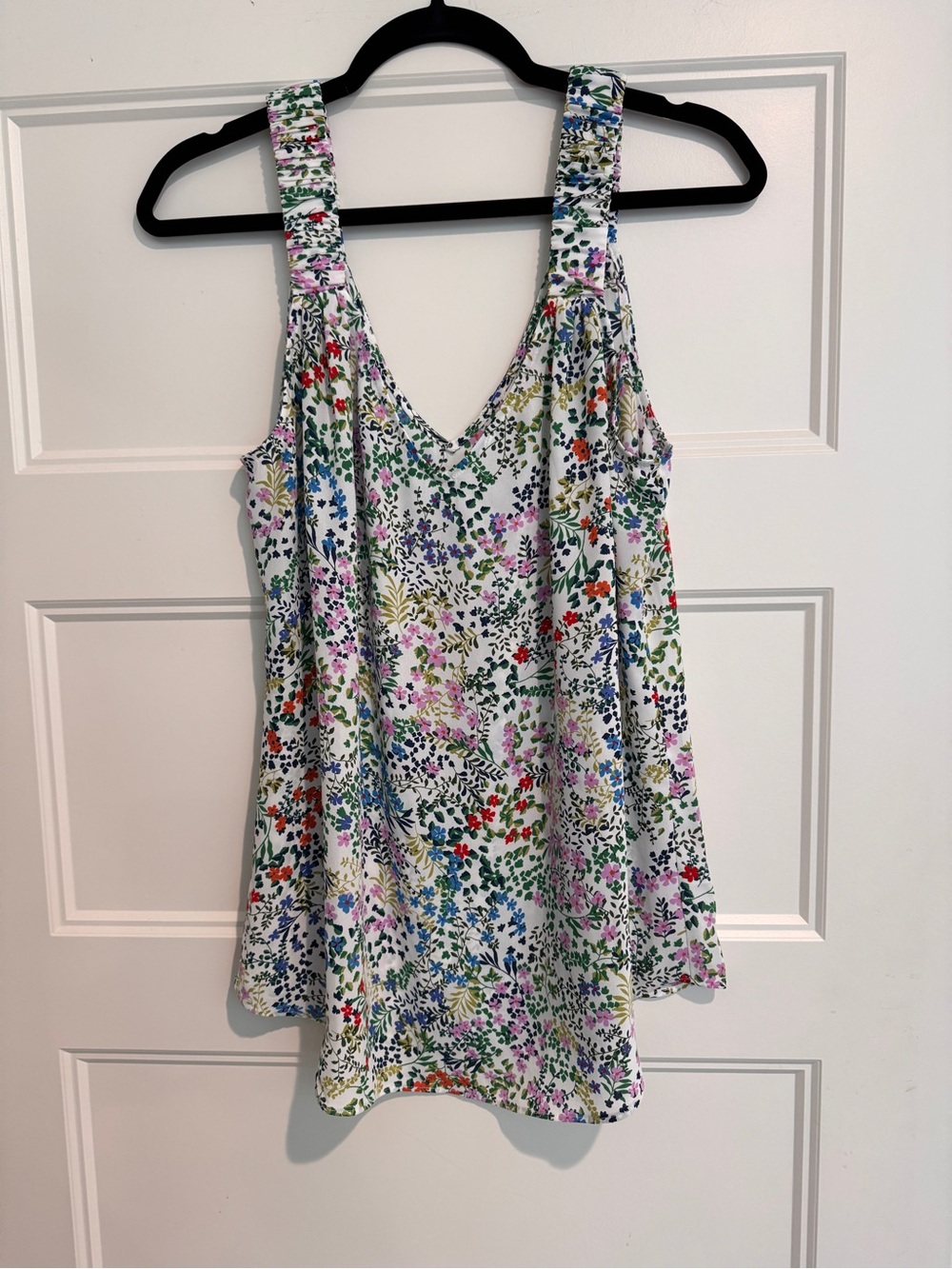 Cabi Floral V-Neck Sleeveless Summer Tank - Multicolor Women Medium